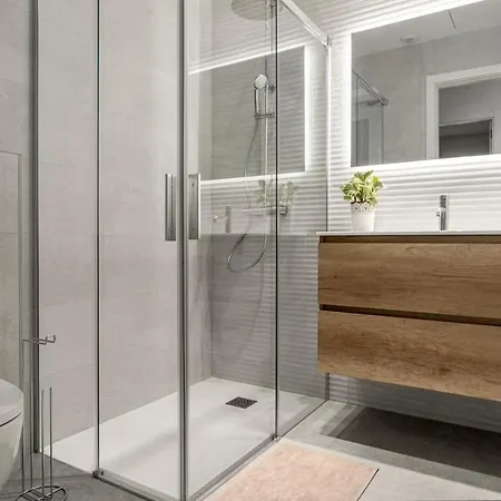Moderno, Reformado Y Ac Para 6 En Zurriola Beach Appartement